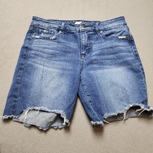 Distressed cut off Bermuda shorts by Sofia Vergara size 6